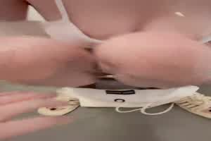 王元禺姊姊-第一次「公共场合的性爱」  背景图片