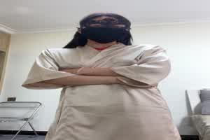 红色绑带play，诱惑老公吃小穴白浆  背景图片