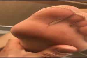 想舔空灵小姊姊脚指缝  背景图片