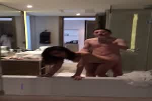 酒店厕所猛日眼镜骚逼  背景图片