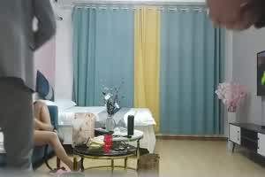 激情换妻，共带淫妻黑丝制服情趣各种玩法  背景图片