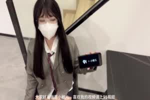 原创 小敏儿 甜美幼教老师 肉身偿还贷款  背景图片