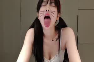 韩国女主播色情的舌头及阿黑颜  背景图片