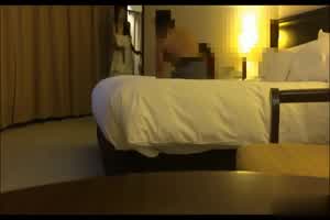 康先生 东北173cm张咪脸色狰狞~“操得太快了~爸爸，操慢点~”  背景图片