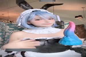 欲梦仙子cosplayer蕾姆大触角深插美鲍  背景图片