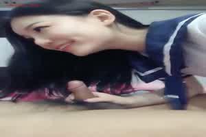 超高颜值小仙女主播穿着水手服约炮  背景图片