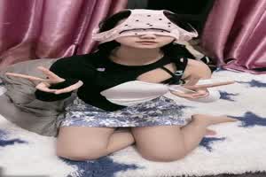 内裤套头萌妹 露脸啪啪满口骚话  背景图片