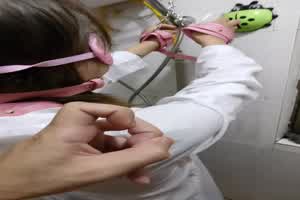 哥哥刚买到工具就迫不及待的绑着我  背景图片