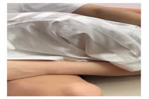 【小编推荐】梦梦 送快递碰见前女友 旧情复燃发生性关系  背景图片