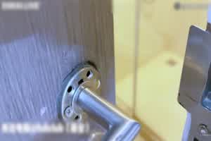 性爱群交趴邀请妹子们一起爱爱  背景图片