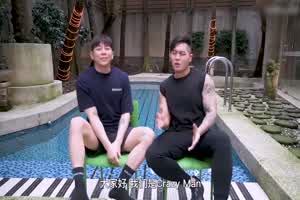 【深夜精腥秀】抖阴学院 女体餐盘体验  背景图片