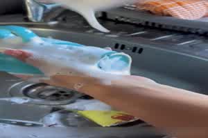 我妈妈真色帮我性教学  背景图片