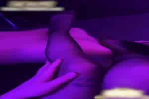 长沙海底捞战神暴打港独男女主 姜颜 早期推特黑历史被扒 3p视频被曝光 纹身实锤！  背景图片