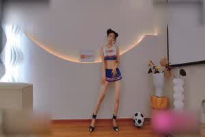 萝莉 嘉琪 球赛之际先打场另类球  背景图片