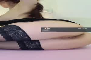 黑丝肥臀白虎穴  背景图片