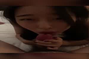 捕获超色吸精妹(精液都可射满脸)  背景图片