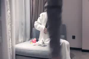 91大神探花 气质西装女高管 依旧乖的向小母狗被我操  背景图片