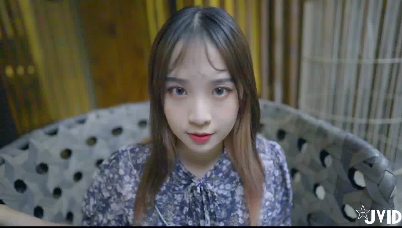  jvid韩风正妹桃桃 摆动少女的嫩臀 的剧照5