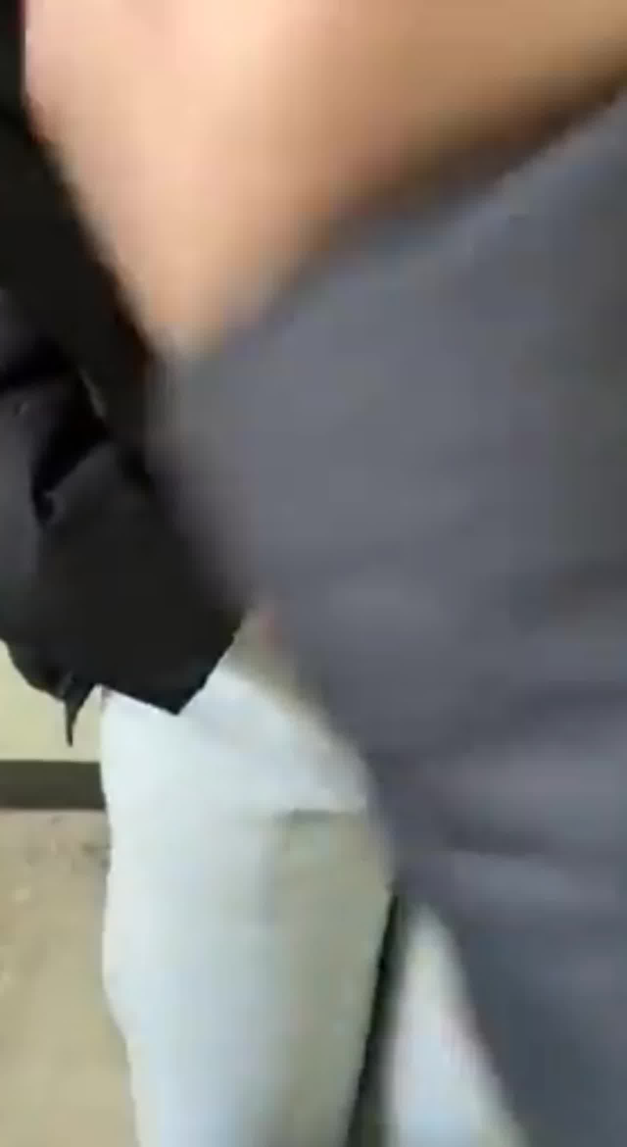  小姐姐们在家没事的时候喜欢玩自己的大奶子 的剧照9