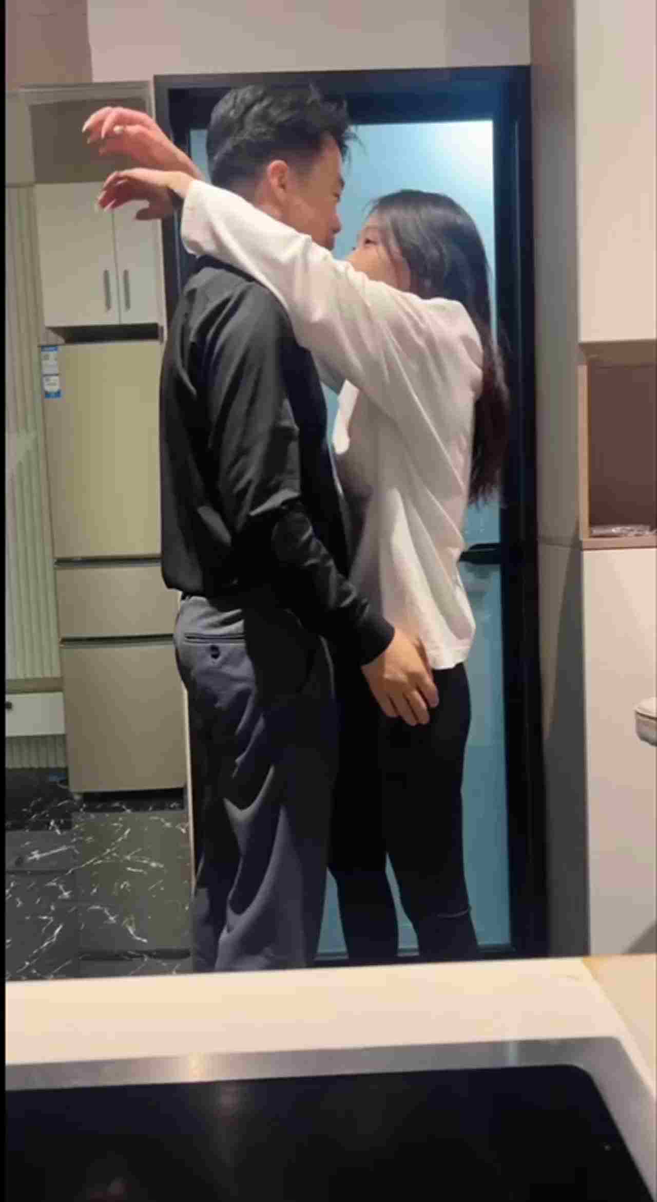  跟风前期特别火的开关灯 随抖音风潮搞了个 真刺激 的剧照9