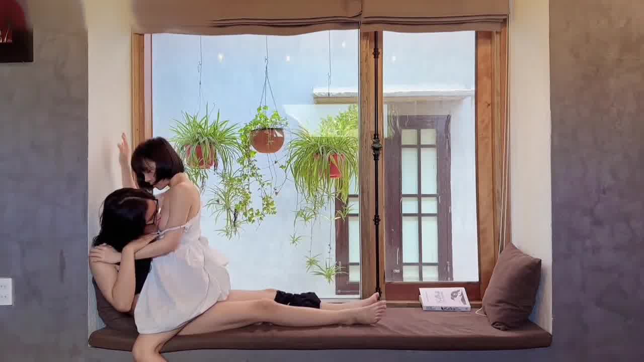  Onlyfans loliburin 落地窗前干白嫩的极品女友 的剧照4