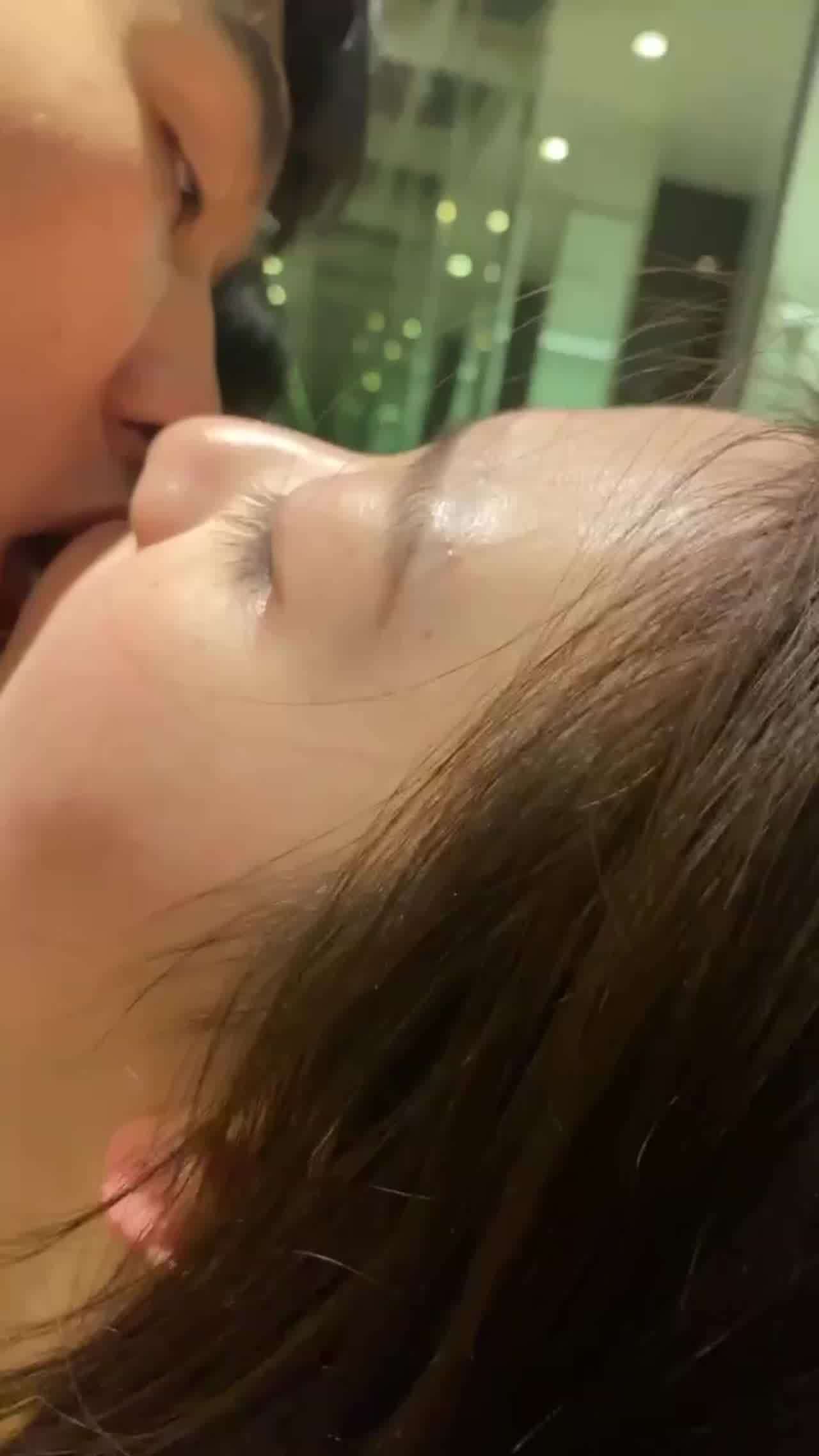  激吻干炮一气呵成浓烈的荷尔蒙在燃烧 的剧照8