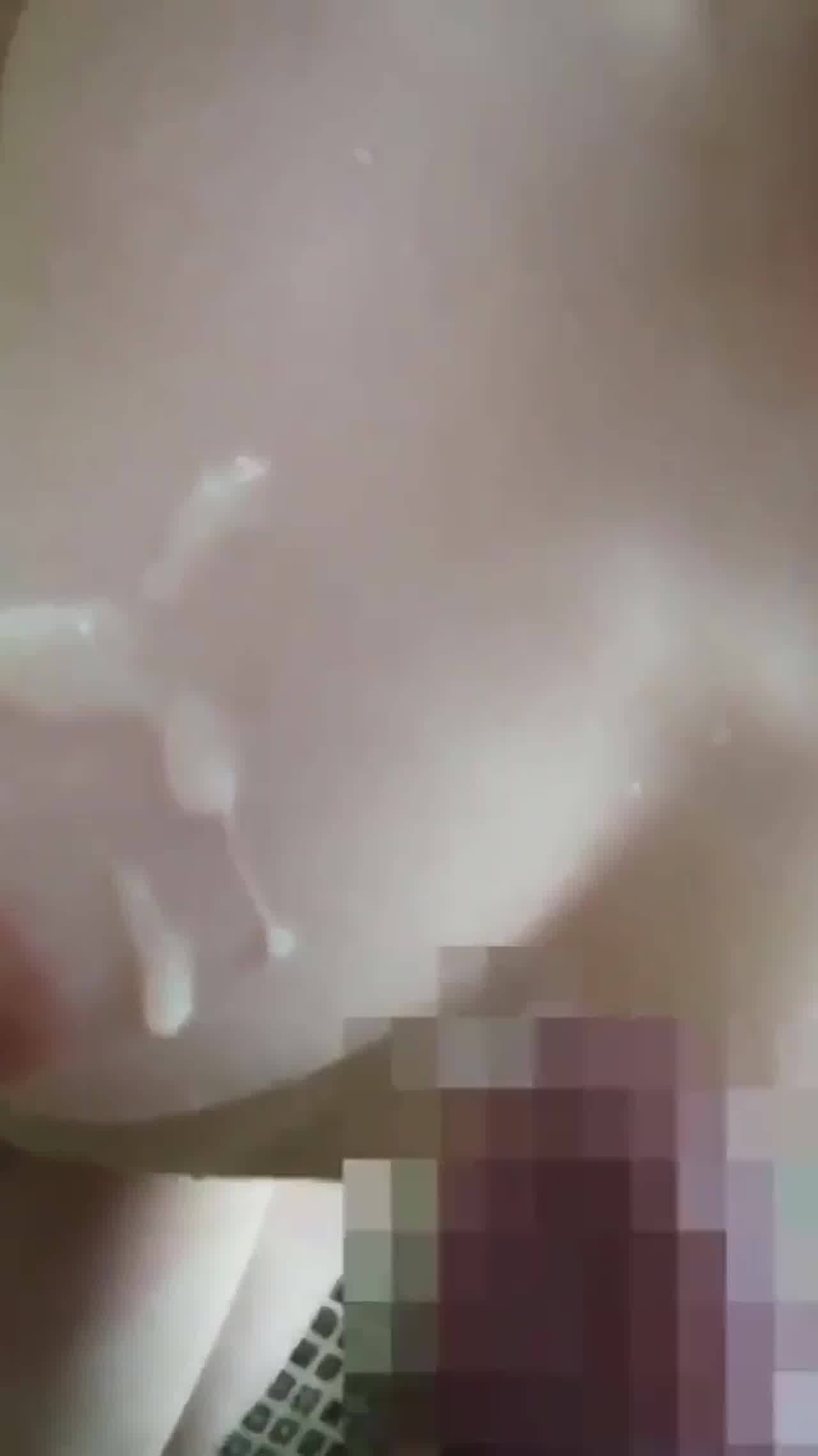  兄妹做爱哥哥干可爱的亲妹妹 的剧照4