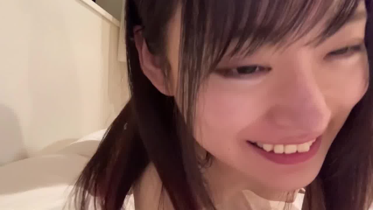  【小编推荐】可爱大眼正妹帮你口交～你可以帮忙舔妹妹的蜜穴吗？ 的剧照10