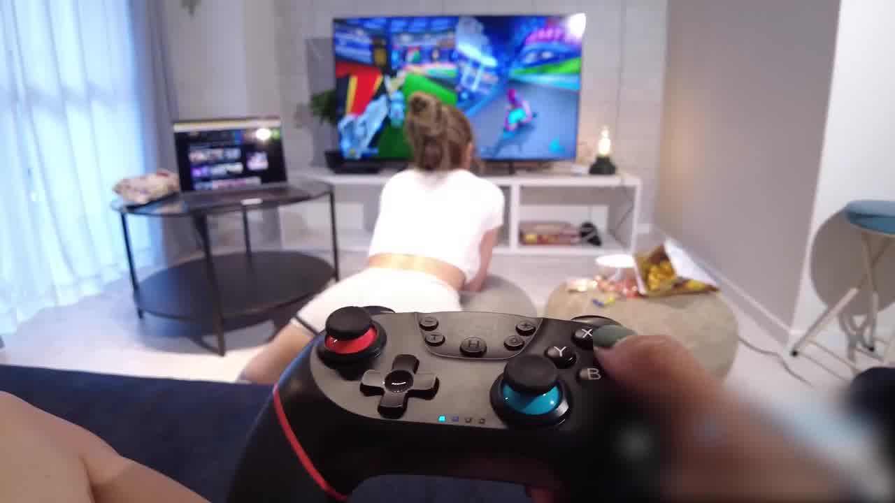  naomi 要打switch还是跟女友打炮呢 的剧照9