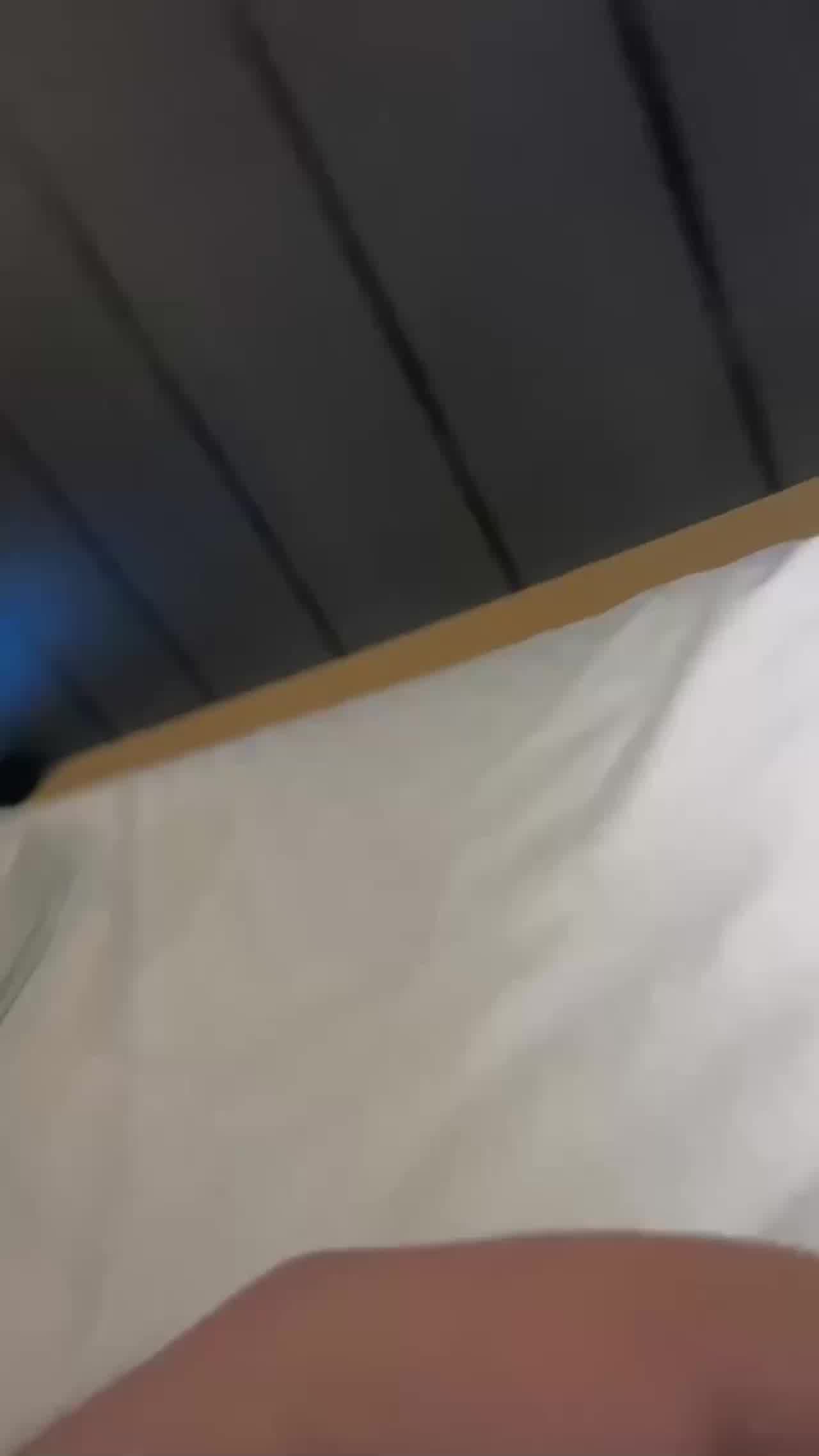  极品小萝莉，大学小嫩妹，这清纯的气息扑面而来 的剧照1