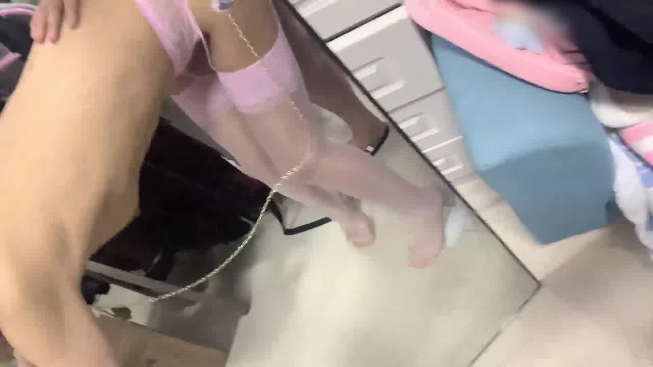  杭州小情侣沉迷做爱2 买了钢塞自慰塞来让女友爽爽 的剧照6