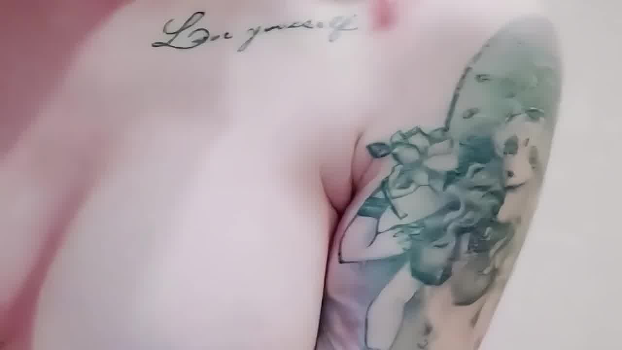  嗲嗲美音超甜激发肾上腺素，上位骑坐超爽呻吟 的剧照2