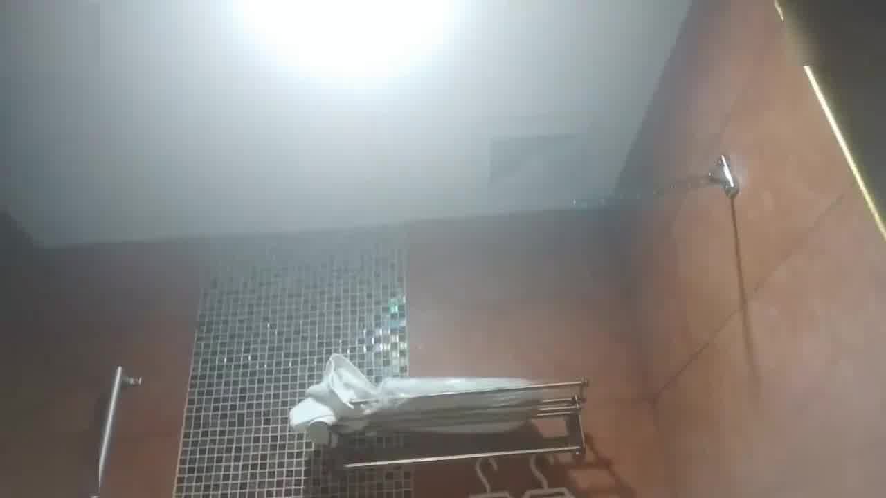  【泡良大神】勾搭良家人妻，我插一下屁股，哦不行疼死了，操了骚逼再强行爆菊，疼的受不了，内射了！！ 的剧照7