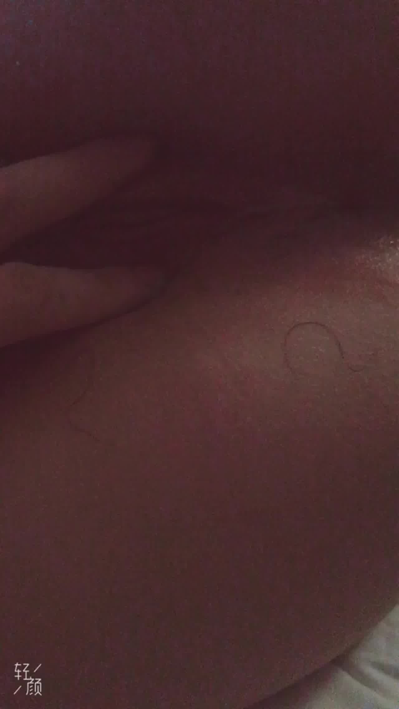  00后水嫩骚穴（本人原创拍摄） 的剧照5