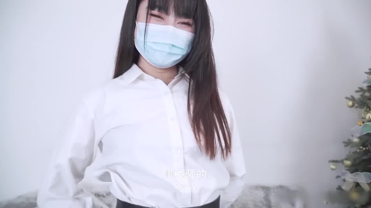  白虎美穴娜娜 高跟灰丝女秘书的呻吟 的剧照6