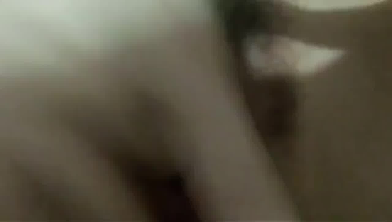  痒的难受，自己扣一下，下面都拉丝了 的剧照9