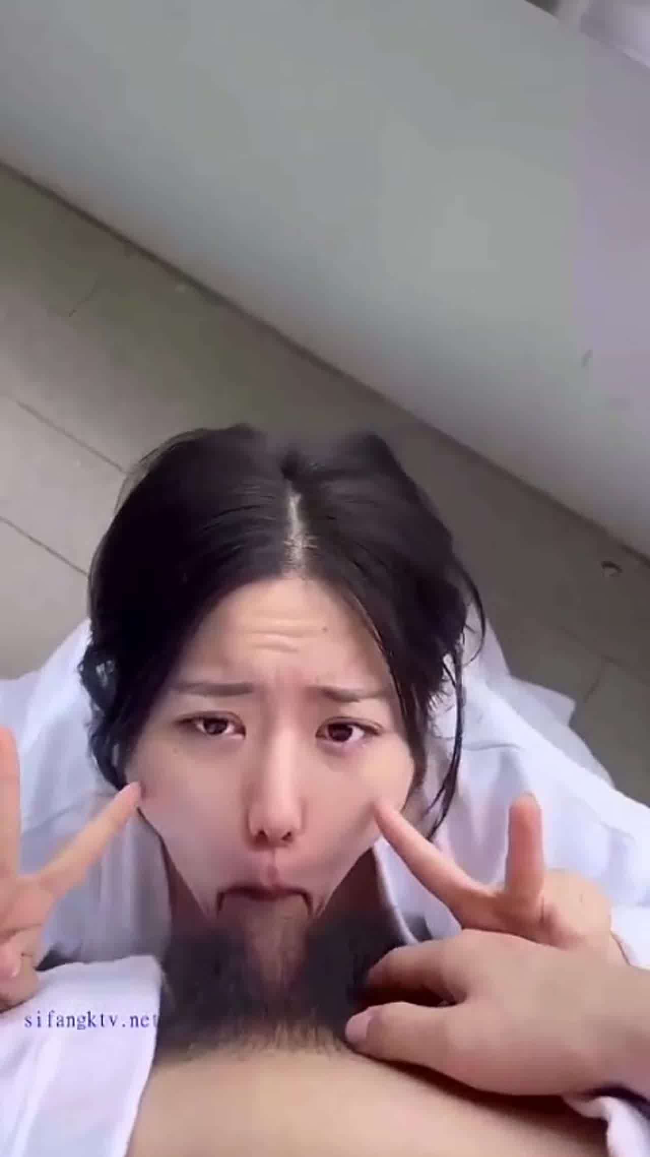  韩国小姐姐反差母狗劈腿 欲求不满成天找炮友玩肉棒 的剧照5