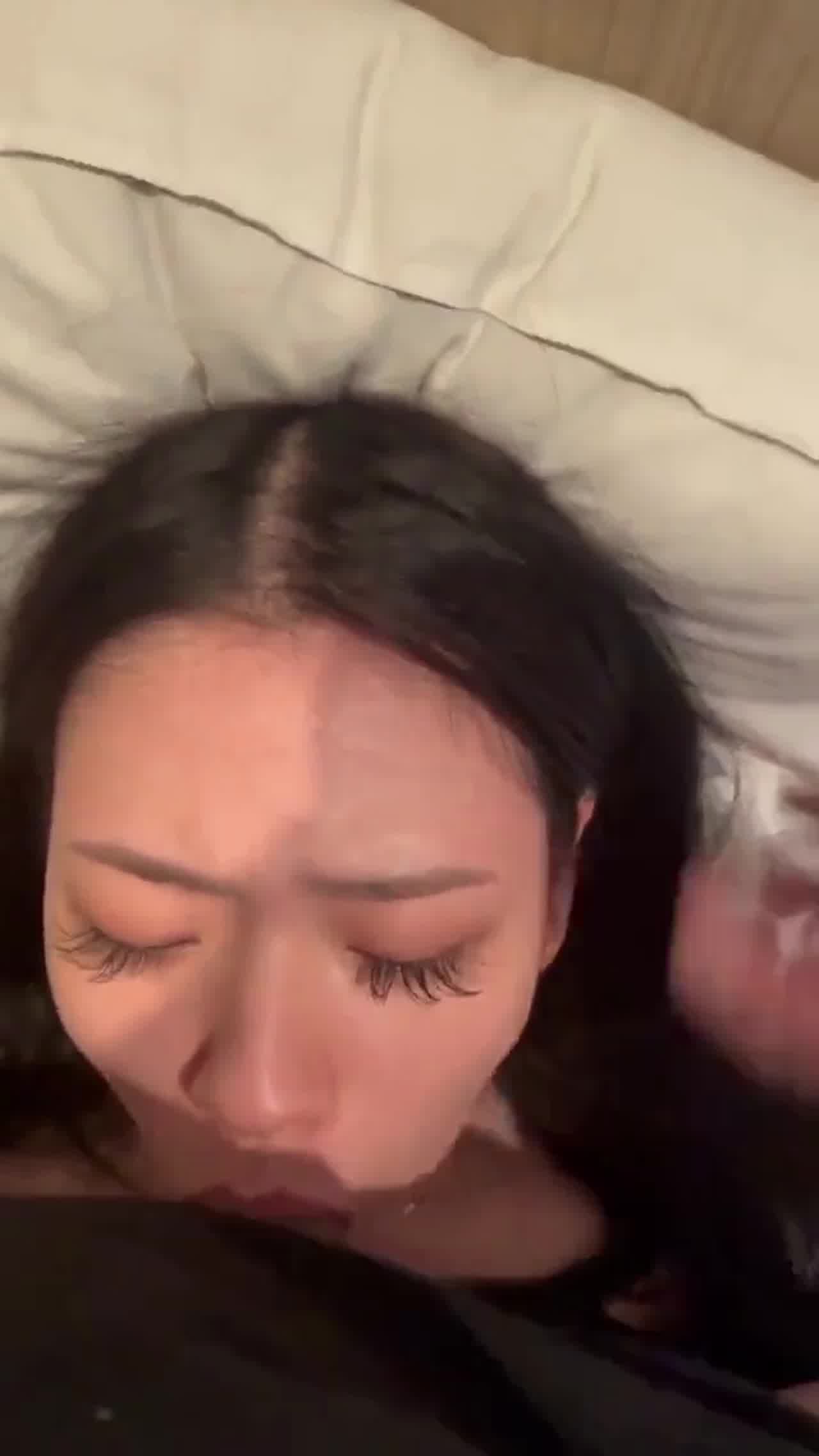  女友吃大鸡巴 的剧照3