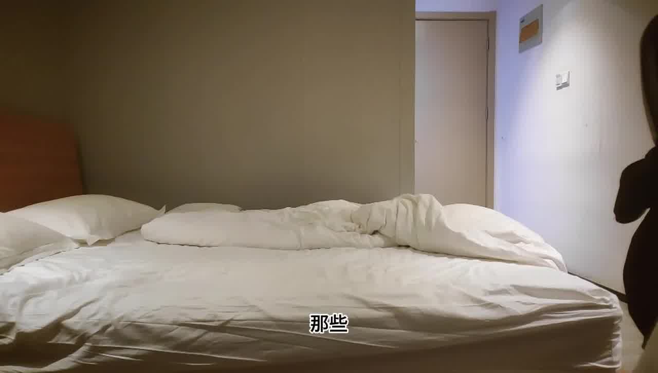  【深圳皮肤科女医生】做爱过程中讲述和前任的过往，太刺激了，被日到了高潮抽搐，嗷嗷乱叫。 的剧照5