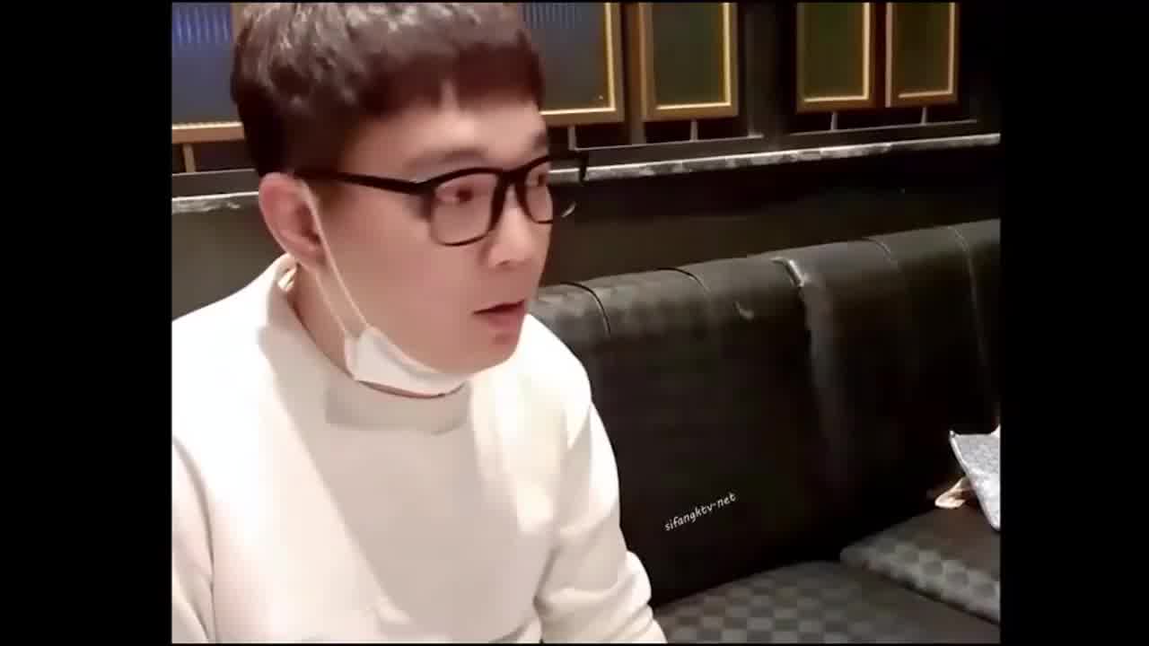  【稀有资源】富二代留学生[糜烂夜生活]有钱能使女脱衣拿到钱都膨胀了！ 的剧照8