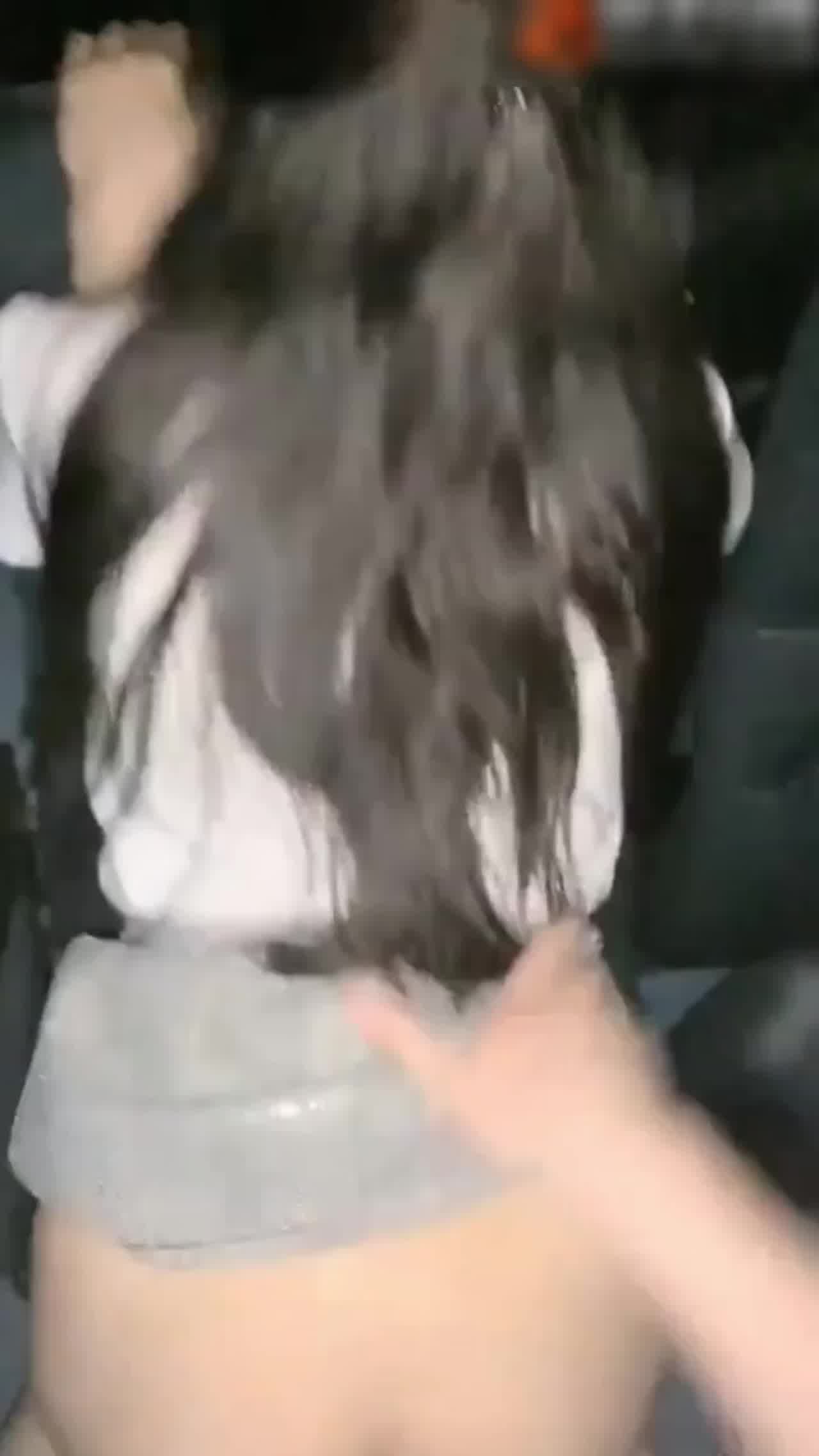  电影院爆操包养小三 忍不住娇喘引来围观 看电影操逼两不误! 的剧照5