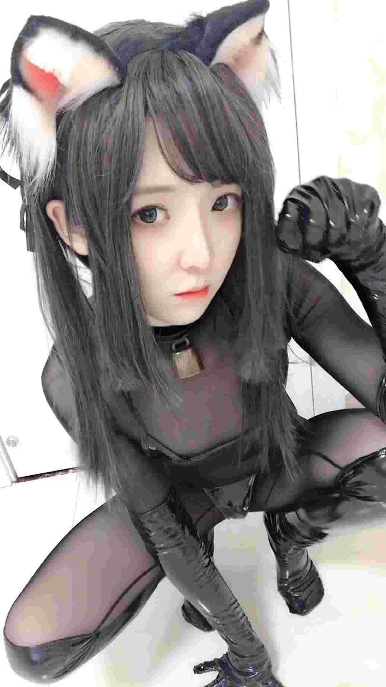  刮掉阴毛的我与捡到的小野猫 的剧照4