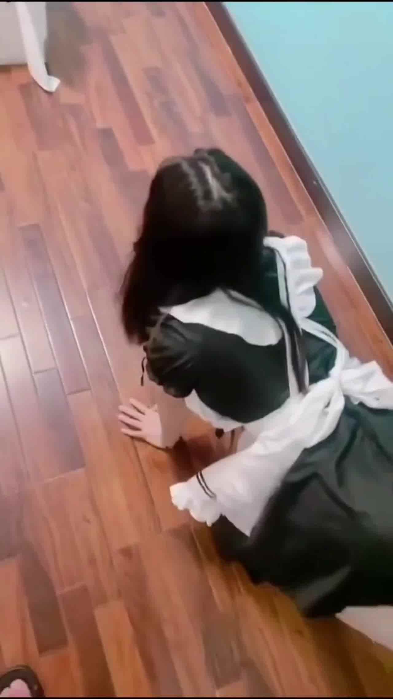  【调教】调教萝莉喝尿口交 的剧照7