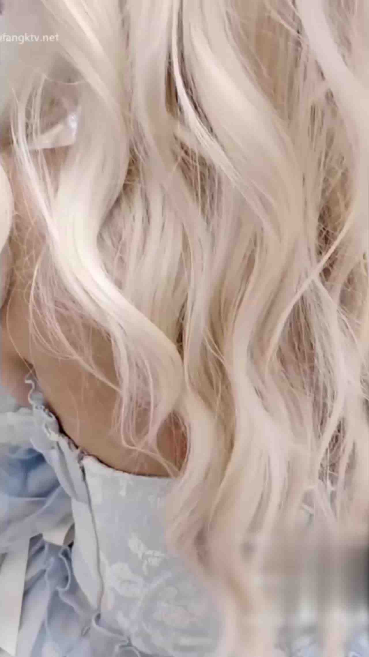  婚纱萝丽她说娶她之前要先让他怀孕 的剧照5