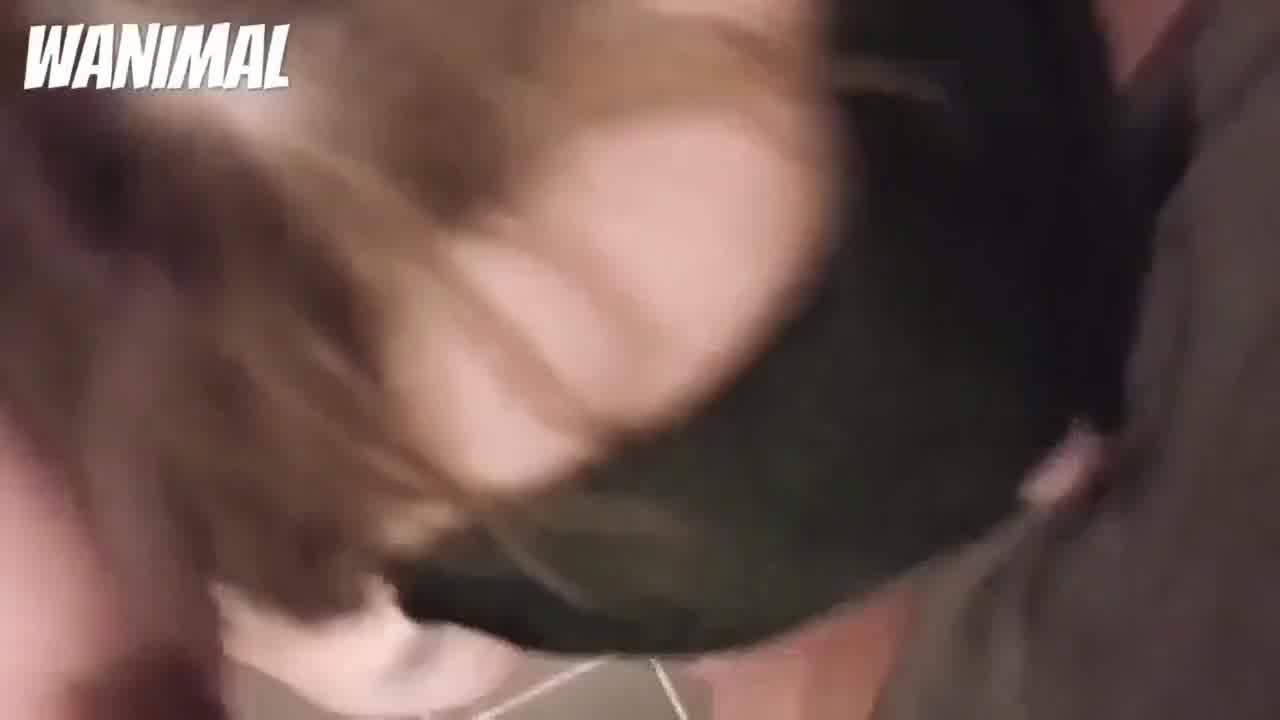  王动 在浴室让模特吃鸡巴 的剧照4