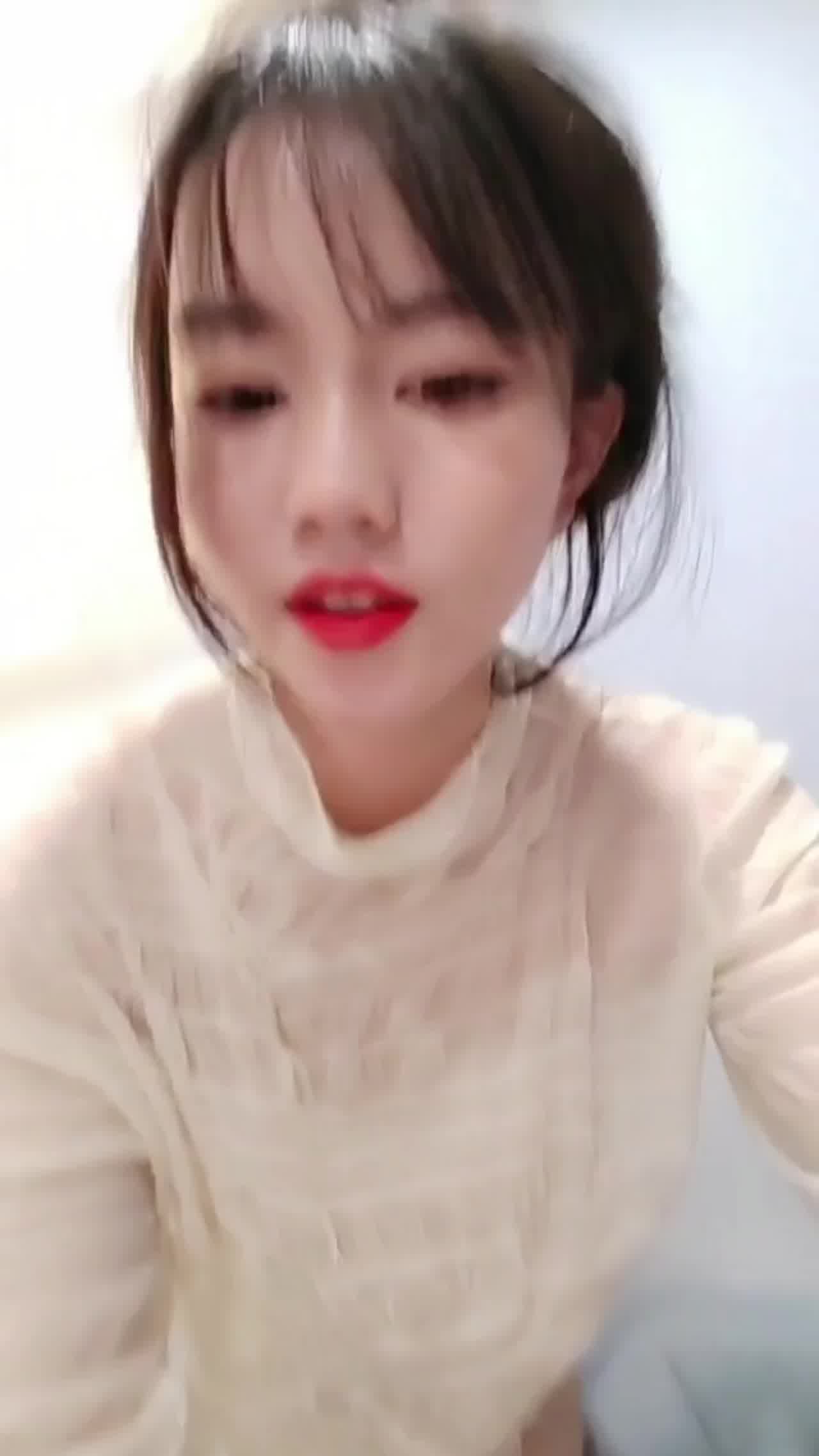  【反差婊】极品良家妹了极度诱惑 的剧照3