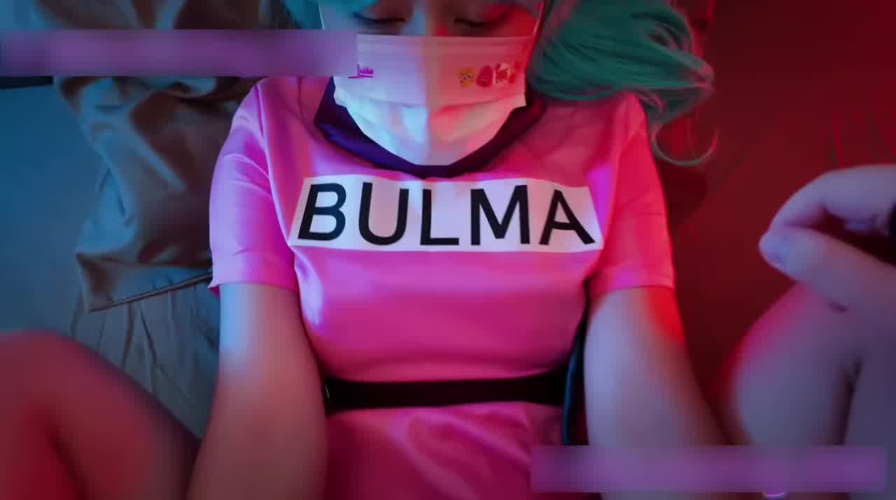  自购推特福利姬-男主太厉害了，第一次操遗精了，拔出来流了好几滴床单上，又接着后入，踩着女主头站起来蹬 的剧照1