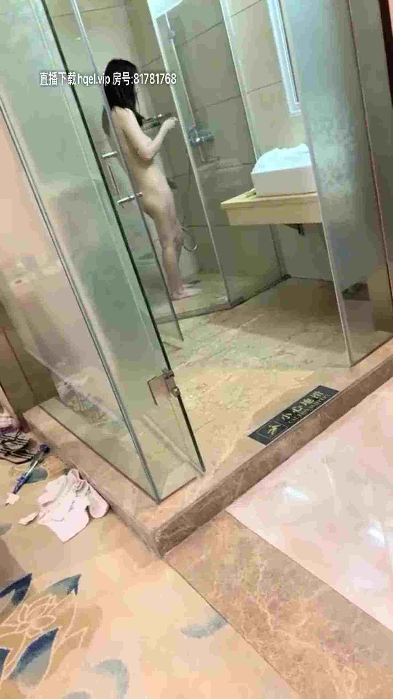  火辣身材甜美D罩杯妹子酒店3P轮流啪啪（四） 的剧照4