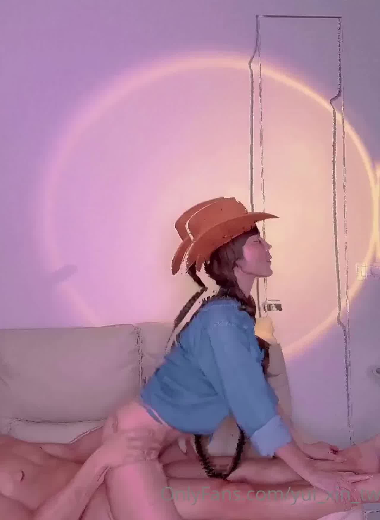  星国辛尤里 淫乱牛仔很忙的 的剧照10