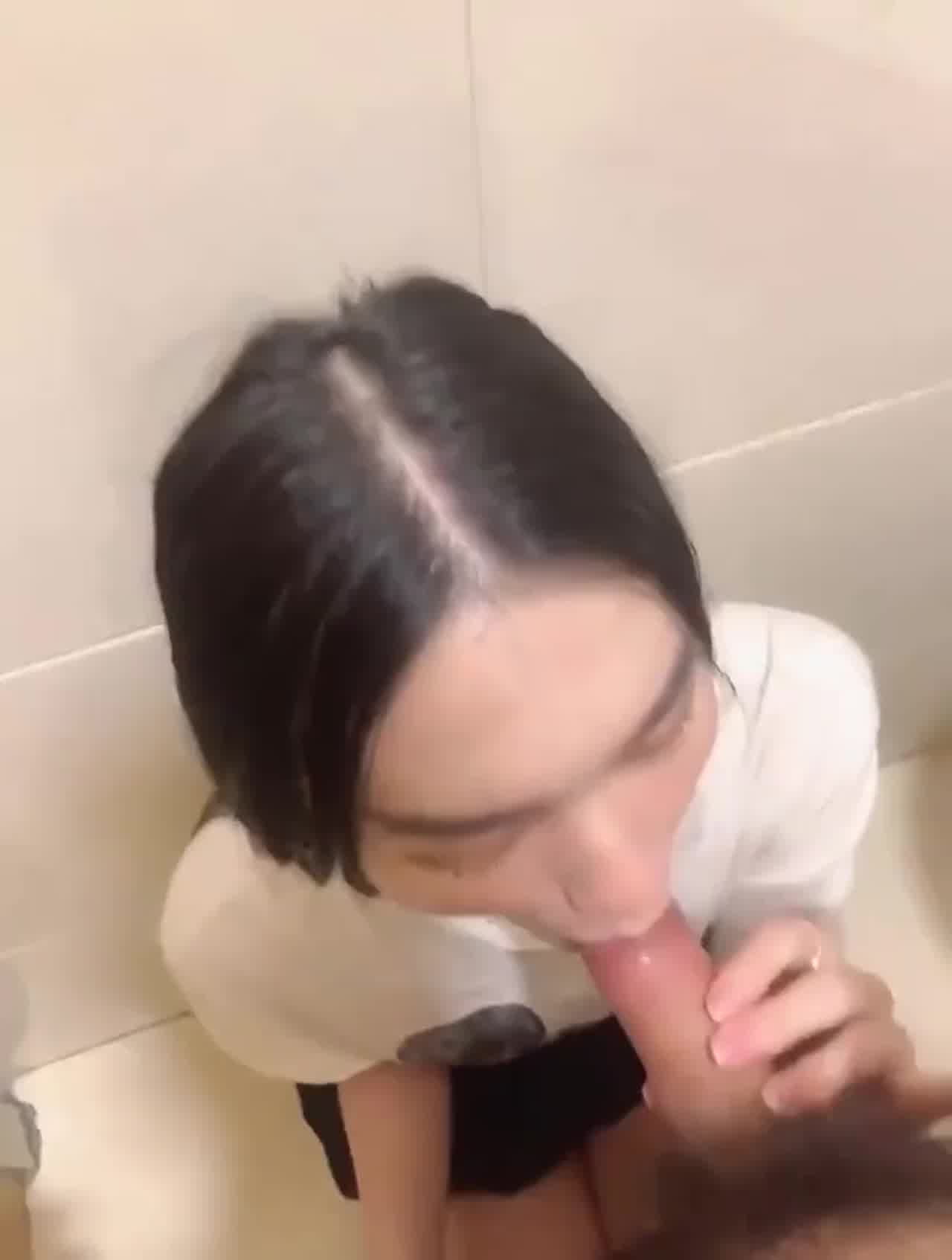  约操极品日系妹子灵魂口交 的剧照2